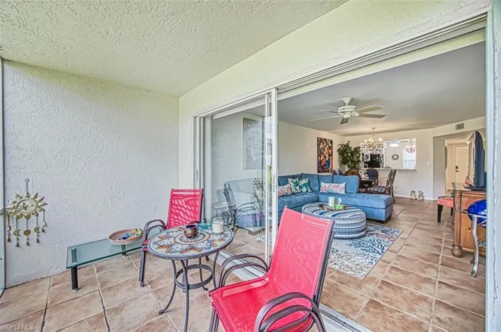 1476  Churchill  CIR, Naples, FL 34116