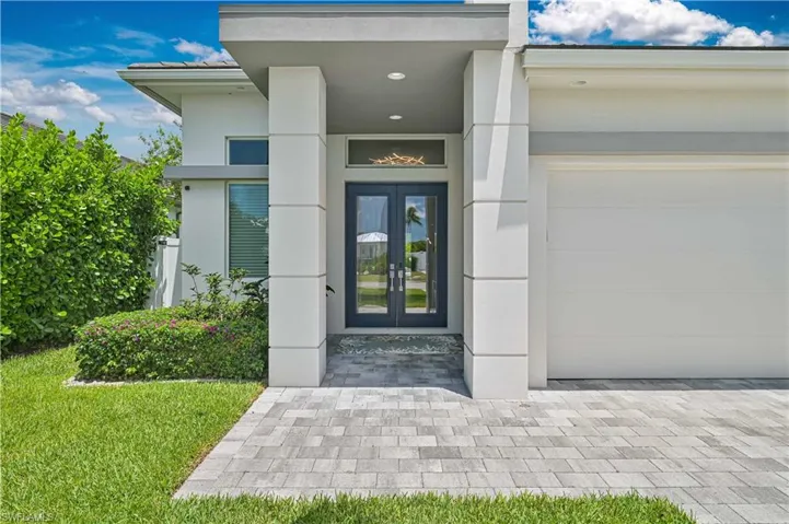 693 105th Ave N, Naples, Florida 34108