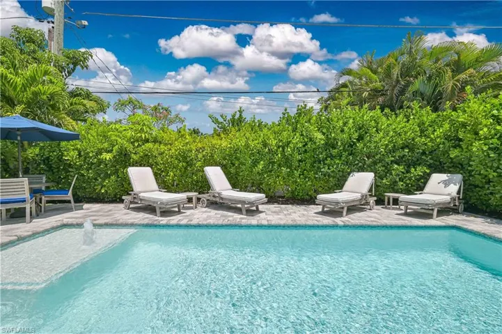 693 105th Ave N, Naples, Florida 34108