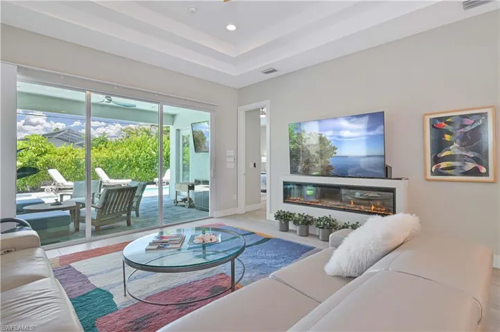 693 105th Ave N, Naples, Florida 34108