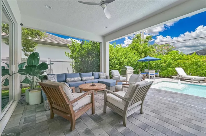 693 105th Ave N, Naples, Florida 34108