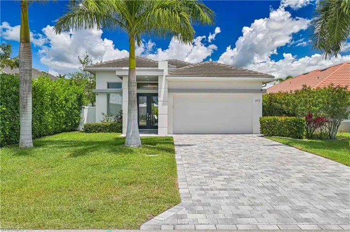 693 105th Ave N, Naples, Florida 34108