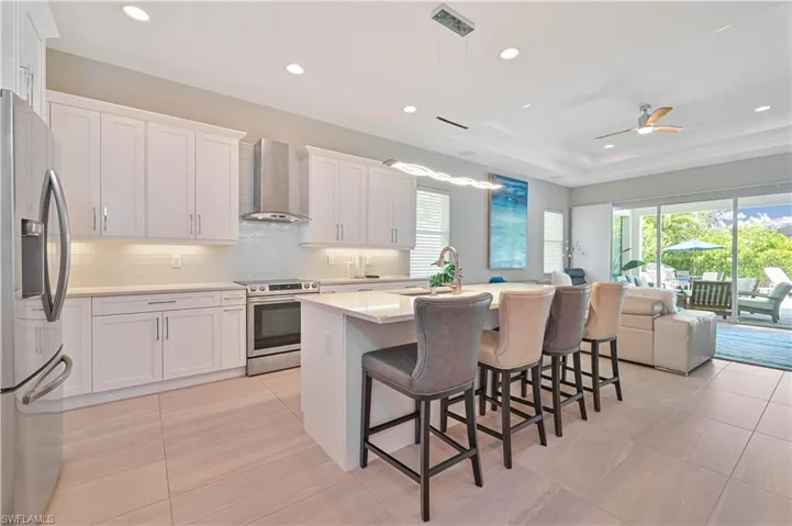 693 105th Ave N, Naples, Florida 34108
