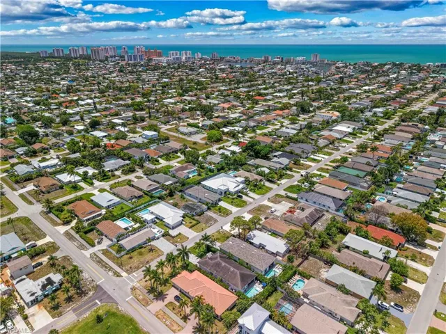 693 105th Ave N, Naples, Florida 34108