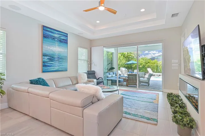 693 105th Ave N, Naples, Florida 34108