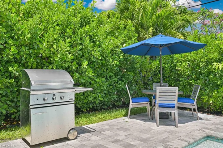 693 105th Ave N, Naples, Florida 34108