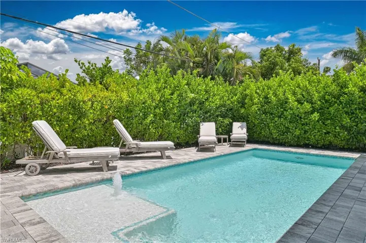 693 105th Ave N, Naples, Florida 34108