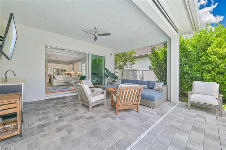 693 105th Ave N, Naples, Florida 34108