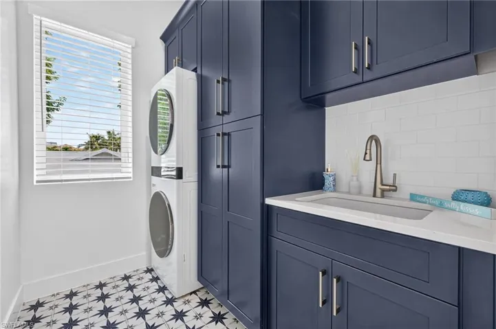 1272 Par View Dr, Sanibel, Florida 33957