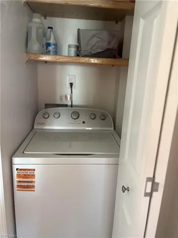 Washroom with washer / clothes dryer