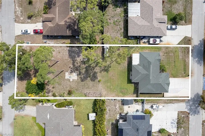 LOT OFFERED FOR SALE BEHIND THE PROPERTY. SOLD SEPARATE.