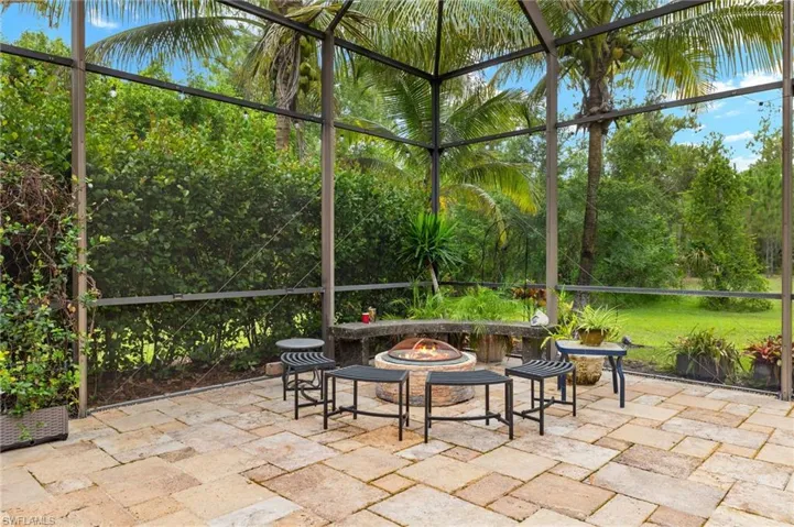 Firepit Area - Poolside