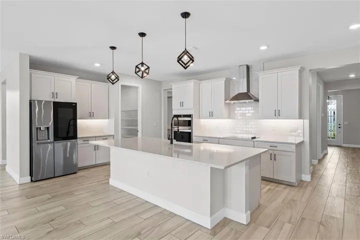 2038  Grove  DR, Naples, FL 34120