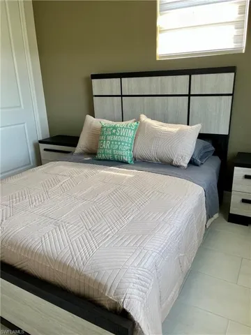 172  Indies E DR, Naples, FL 34114