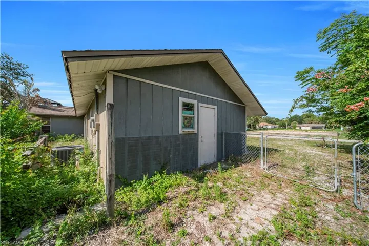 213 Lincoln Ave, Lehigh Acres, Florida 33936