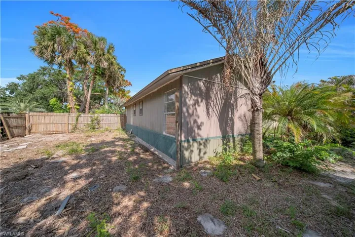 213 Lincoln Ave, Lehigh Acres, Florida 33936