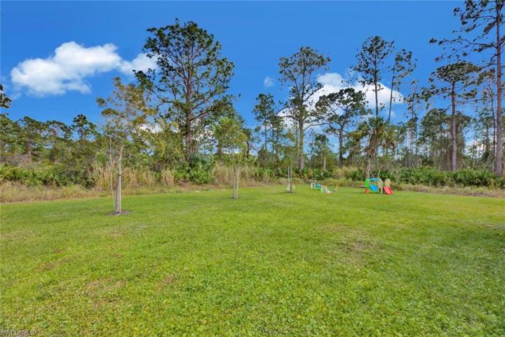 733  Holmes  AVE, Lehigh Acres, FL 33974