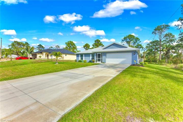 733  Holmes  AVE, Lehigh Acres, FL 33974