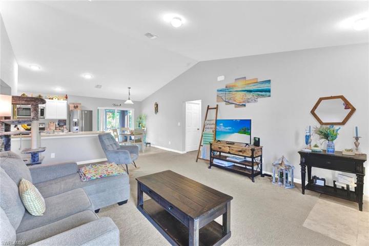 733  Holmes  AVE, Lehigh Acres, FL 33974