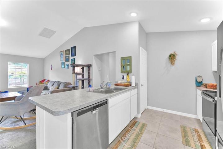 733  Holmes  AVE, Lehigh Acres, FL 33974