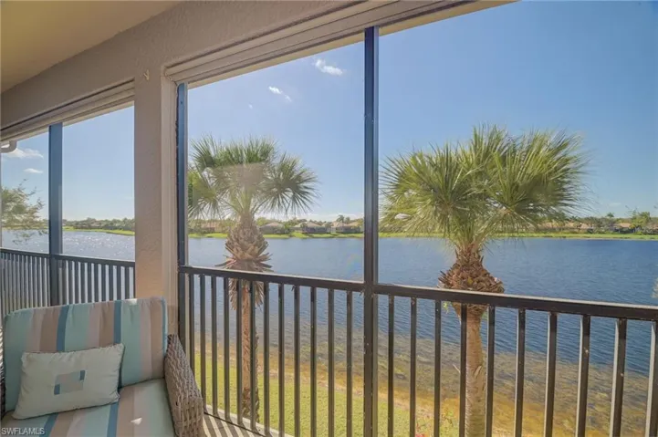 10498  Smokehouse Bay  DR, Naples, FL 34120