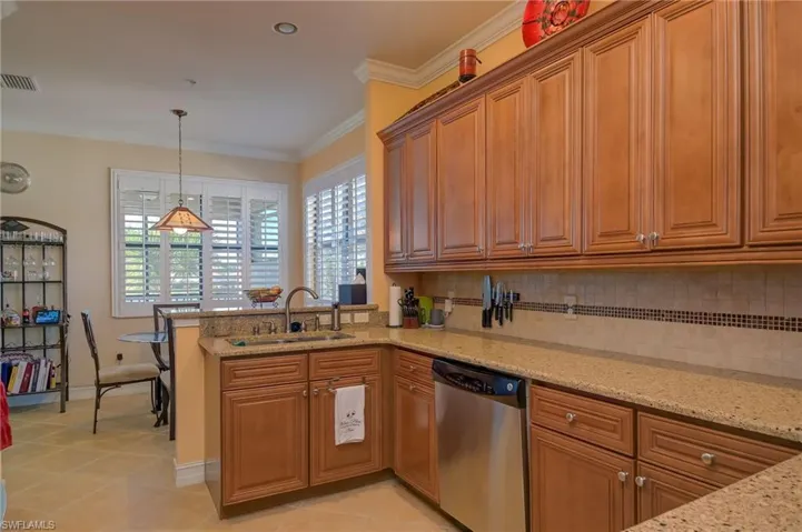 10498  Smokehouse Bay  DR, Naples, FL 34120