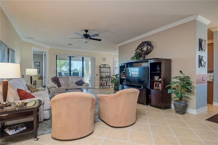 10498  Smokehouse Bay  DR, Naples, FL 34120