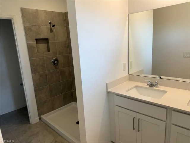 1672 Lake Jessup Cir, Cape Coral, Florida 33909