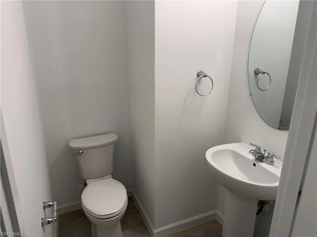 1672 Lake Jessup Cir, Cape Coral, Florida 33909