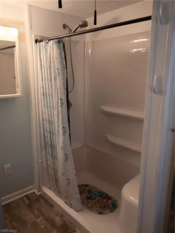 Walk in Shower and laundry