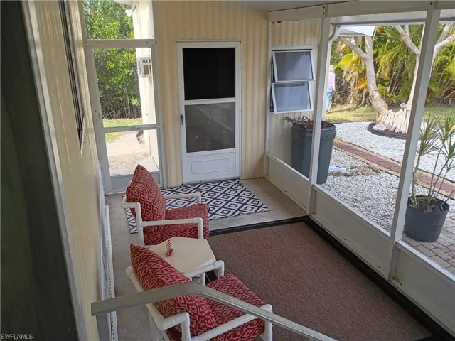Entry Screeded in porch