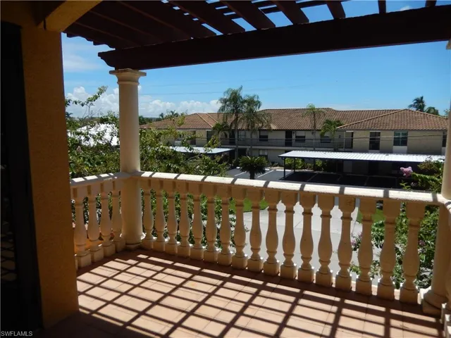 Balcony with a pergola