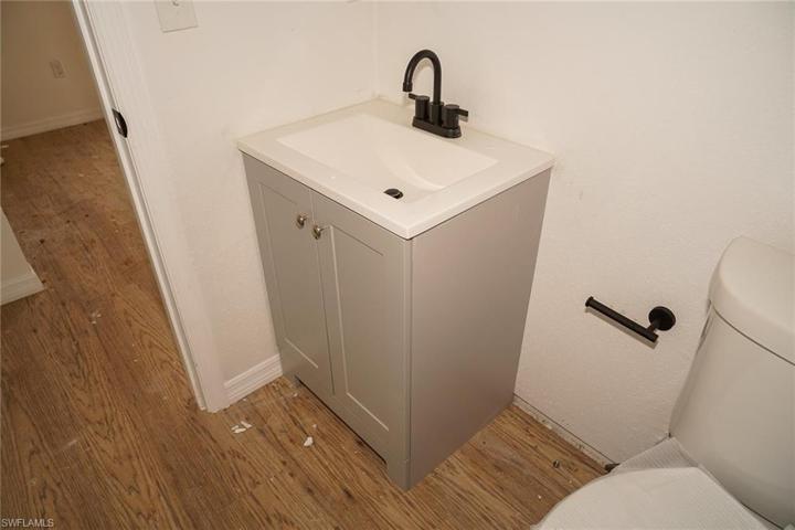 Right side unit