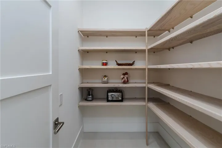 Walk in Pantry