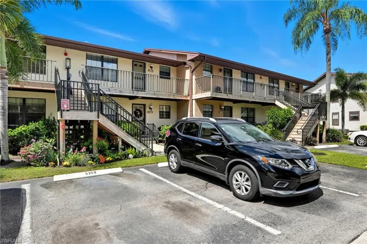 5361 Treetops Dr S-204, Naples, Florida 34113