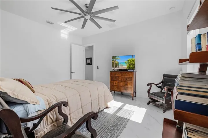 Bedroom with ceiling fan