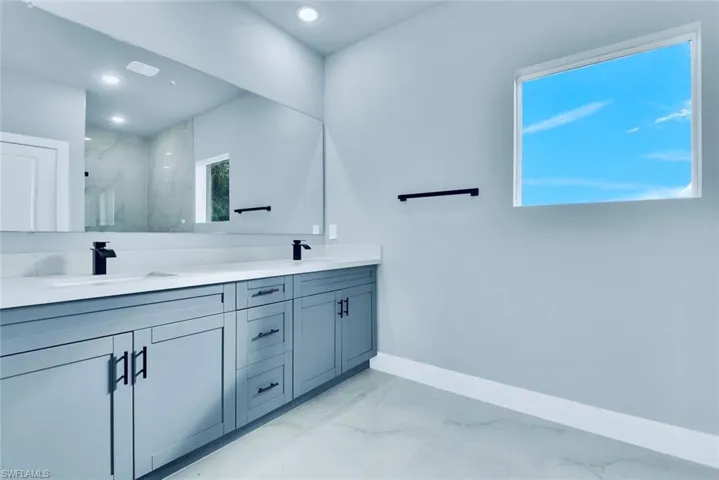 733  Cadis E ST, Lehigh Acres, FL 33974