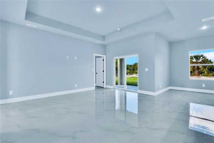 733  Cadis E ST, Lehigh Acres, FL 33974