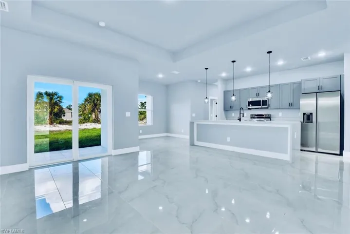733  Cadis E ST, Lehigh Acres, FL 33974