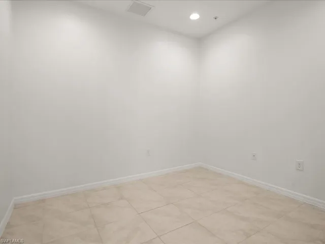 DEN