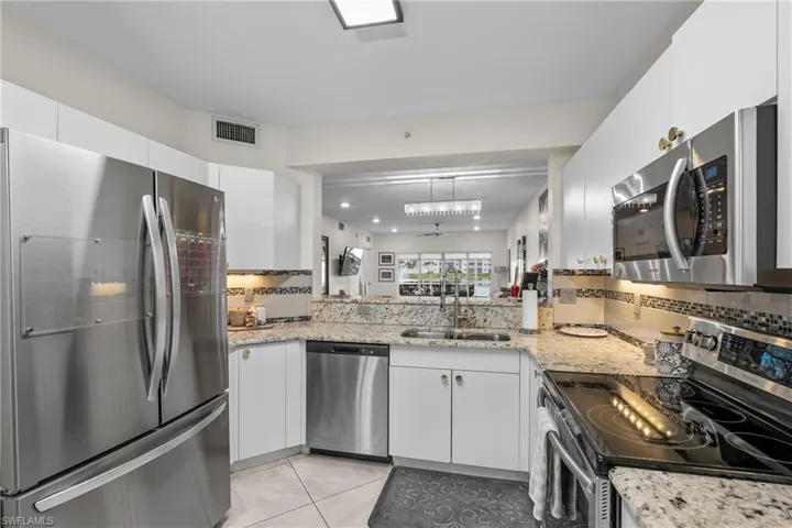 7812 Regal Heron Cir 103, Naples, Florida 34104