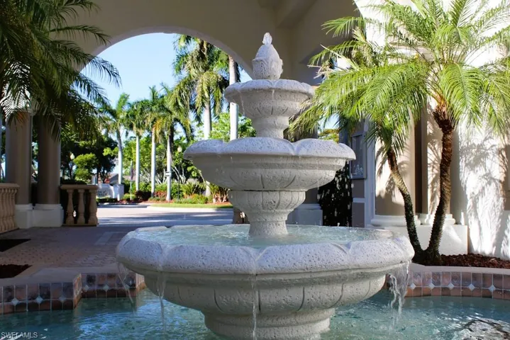 15605 Ocean Walk Cir 303, Fort Myers, Florida 33908