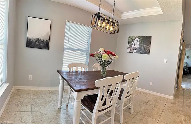 Eat-in Kitchen