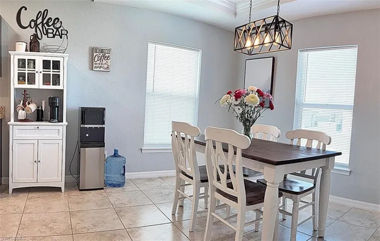 Eat-in Kitchen