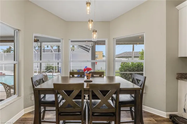 Eat-In Kitchen