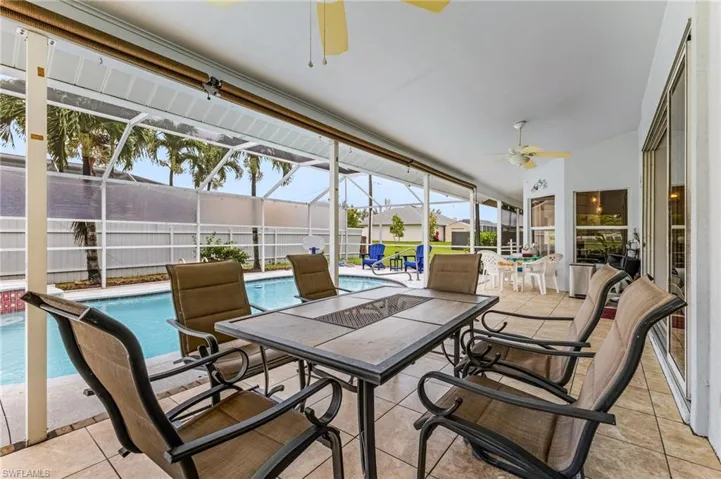 Outdoor Lanai Dining