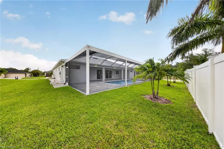 2929 6th Pl, Cape Coral, Florida 33914