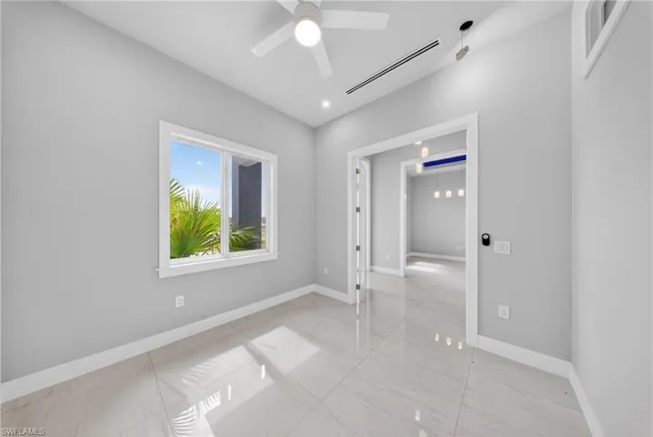 2929 6th Pl, Cape Coral, Florida 33914