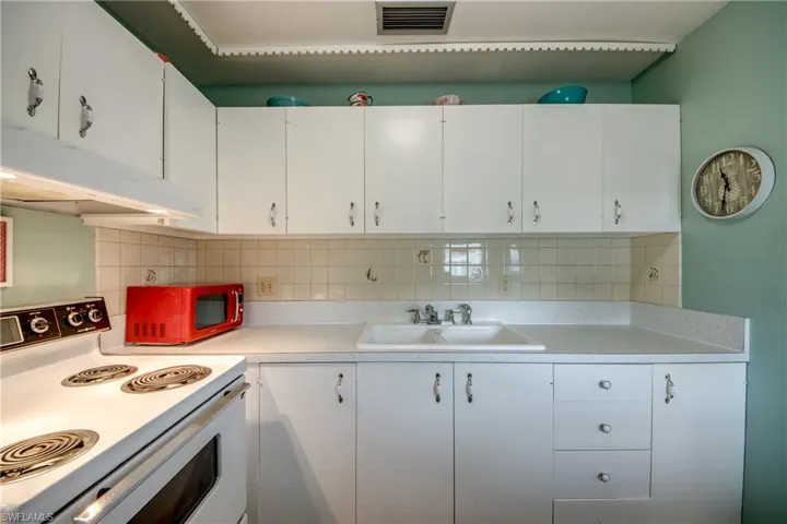 1215 Tropic Ter, North Fort Myers, Florida 33903