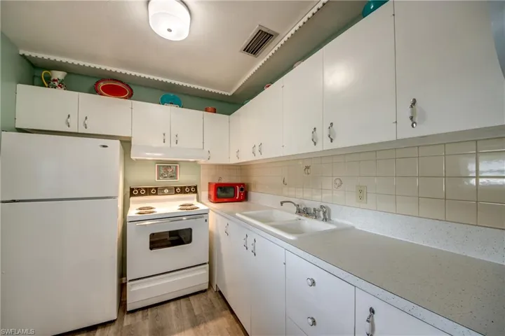 1215 Tropic Ter, North Fort Myers, Florida 33903